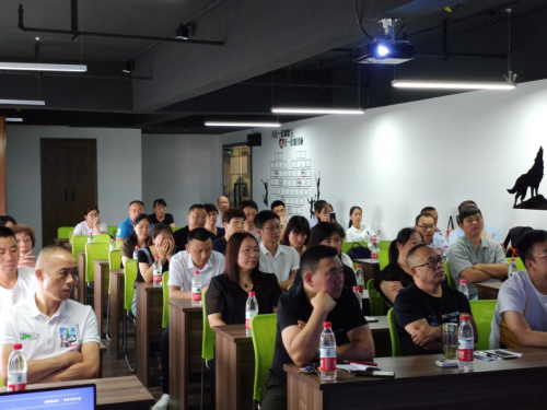 “千人一店 共享红利”靓惠诚标准成品窗帘区域